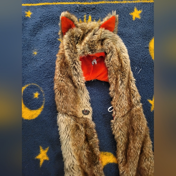 Fluffy Fox/Cat Hat/Scarf - Picture 3 of 12